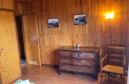 Menthon-Saint-Bernard Ski Chalet | L'Arête de Chalamon