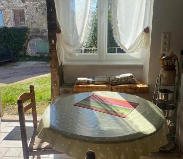 Pousseaux House | L'Atelier de Pierre Sleeps 4 with Garden
