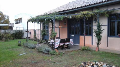 Casteljaloux Bed & Breakfast | L atelier