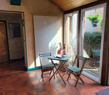 Dompierre-sur-Besbre Hotel | L'AUBERGE DE L'OLIVE