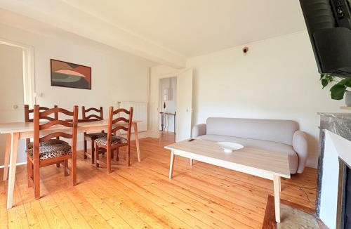 Villeneuve-sur-Yonne Apartment | L'Authentic - Appartement spacieux