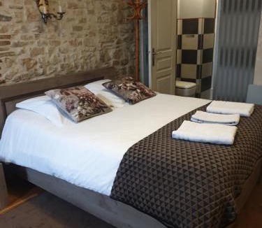 Saint-Amand-Montrond Hotel | l'authentique