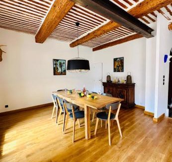 Quarante Villa | L'Authentique, maison de village avec piscine 12 personnes