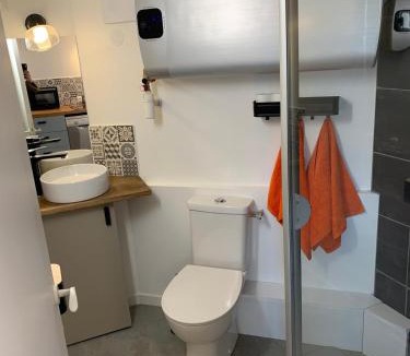 Fleury-sur-Orne Apartment | L 'Azuleja