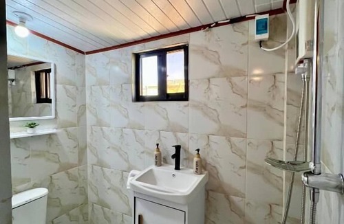 Coron Town Proper Cabin | L'casa