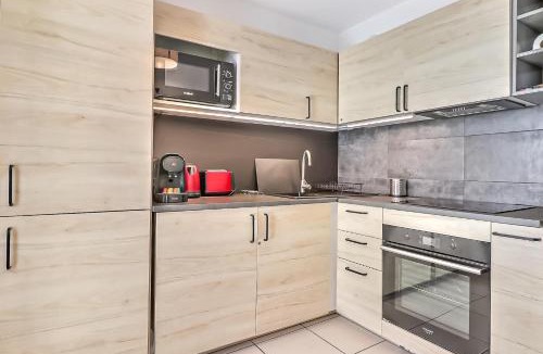 Faubourg Apartment | L'Ecluse - Clim - Parking - Central