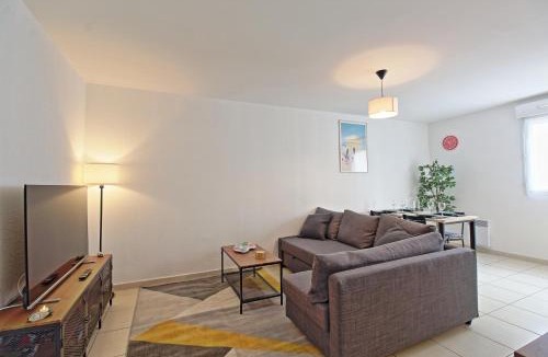 Faubourg Apartment | L'Ecluse - Clim - Parking - Central