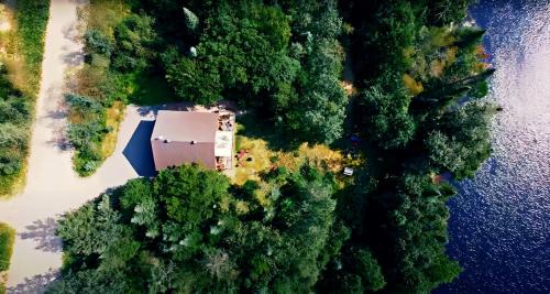 Lac-aux-Sables Ski Chalet | L'ensoleillé