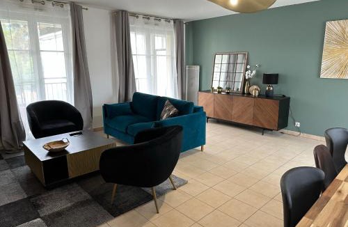 Le Plessis-Robinson Apartment | L'Escale du Trianon by Vyvea