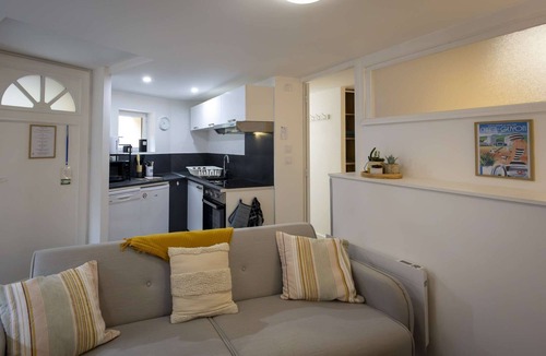 Chatel-Guyon Apartment | L'Escapade - 1 bedroom - 2 people - Terrace