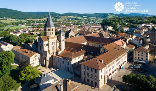 Clermain House | L'Escapade Bourguignonne, à 10 minutes de Cluny, petit déjeuner inclus!