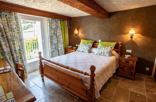 Le Pradet Hotel | L' Escapade Hôtel & Restaurant