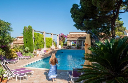 Le Pradet Hotel | L' Escapade Hôtel & Restaurant