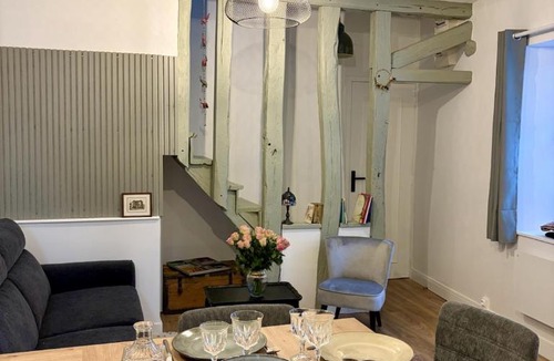 Joigny House | L'Escapade Maillotine