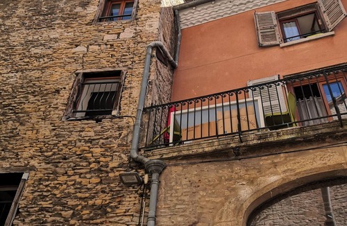 Cremieu Apartment | L'Escapade - Spacious duplex