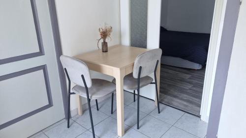 Charbuy Apartment | L'Escargot accommodation