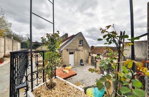 Auvers-sur-Oise House | L'ESTAMPE