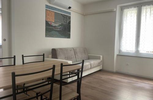 Carona Apartment | L'ETRANGE RENDEZ-VOUS Tome 2