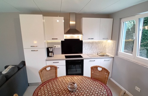 Thuin Apartment | L'Evasion Thudinienne, furnished ground-floor apartment