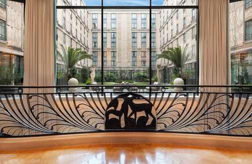 Faubourg-du-Roule Hotel | L’Hôtel du Collectionneur Paris