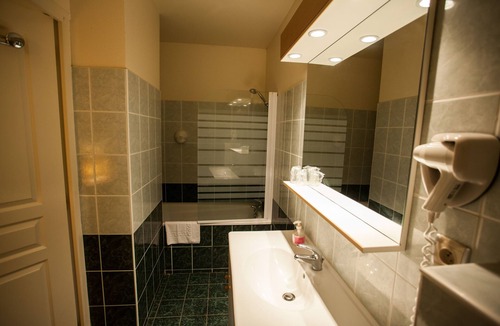 Lascelle Hotel | L'Hôtel Lac des Graves