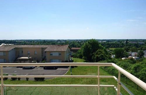 Jonzac Apartment | L Hibiscus