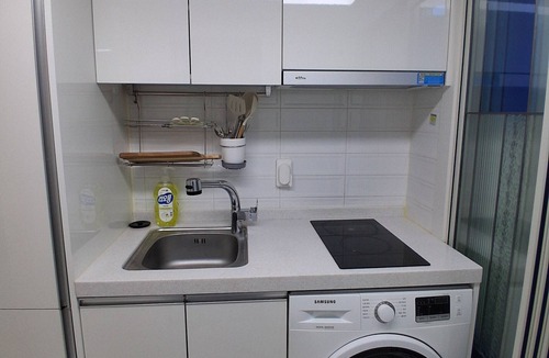Daeheung-dong Villa | L house near Sinchon station and Ewha Womans Univ station