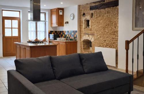 Charnay Apartment | L'instant doré