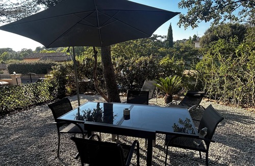 Valescure Apartment | L'instant studio garden level sleeps 4