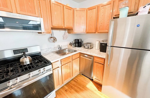 Bedford-Stuyvesant Apartment | 😍L@K!😍 Sunlit Utopia, 3 bedroom in 20ft wide brownstone