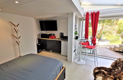 Ile du Levant Apartment | L'Océanite Studio 21m2 Sea view at the end of the Terrace Air conditioned