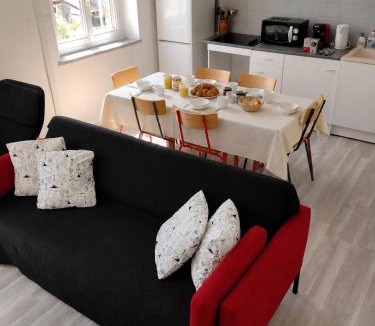 Salin-de-Giraud Apartment | L'oiseau bleu