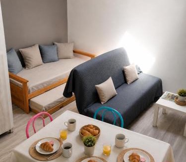 Salin-de-Giraud Apartment | L'oiseau bleu