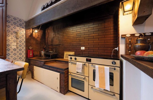 Compiobbi Apartment | L'Oleandro Apartment in villa with exclusive pool