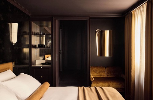 Quartier des Invalides Hotel | L'Opale Noire