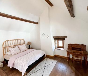 Molosmes House | L'Orée des Vignes, charmante maison et jardin clos