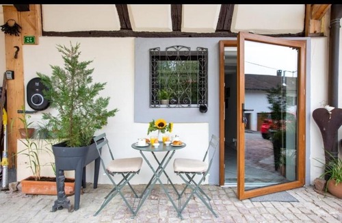 Ligsdorf Apartment | L'Orée , Studio romantique pour couples, Nature, Randonnée, Jura alsacien , Sundgau, Proche salles de Mariages, Route de la Carpe Frite, Route des Vins d'Alsace, Accès Facilité pour Chaises Roulantes, Parking gratuit, Borne de recharge véhicule électrique