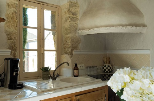 Chateauneuf-du-Pape House | L'Orée du Castel - Gîte at the foot of the castle
