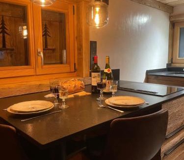 Verchaix Ski Chalet | L'Ourson, unique charming place