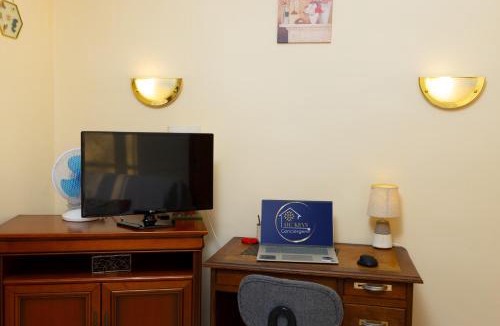 Bram House | L'Oustal 3 chambres avec grand jardin parking gratuit