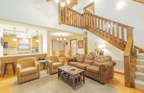 Reeds Spring Cabin | L130B, 2-Bedroom with Loft Lakeview Cabin