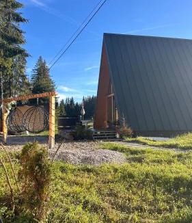 Marisel Ski Chalet | La Știubei Cabin