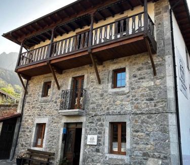 Posada de Valdeon House | La Balconada de Valdeón