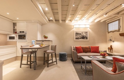 Dorsoduro Apartment | La Baruffa with Private Garden