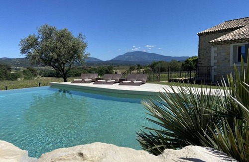 Buisson House | LA Bastide D'iris Superbe Bastide en Pierre Située à 6 km de Vaison la Romaine