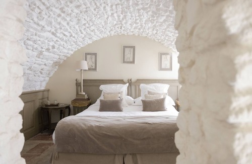 Menerbes Hotel | La Bastide De Marie