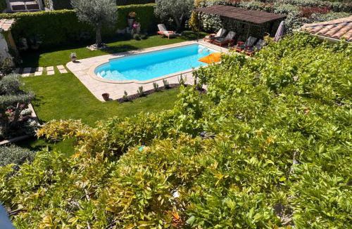 Plan-d'Orgon Bed & Breakfast | La Bastide des Romarins