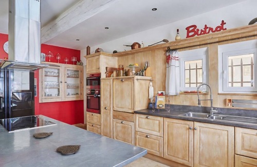Menerbes House | La Bastide perched village in the Luberon