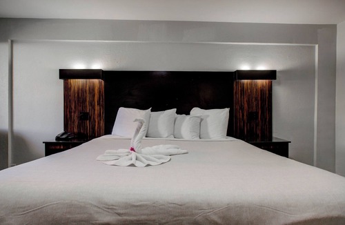 Seabreeze Park Hotel | La Bella Oceanfront Inn