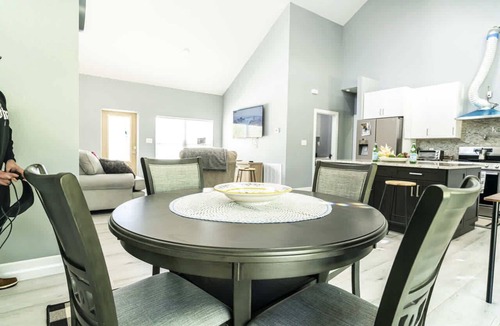 LaBelle House | La Belle Nature | Chef's Kitchen & Garage